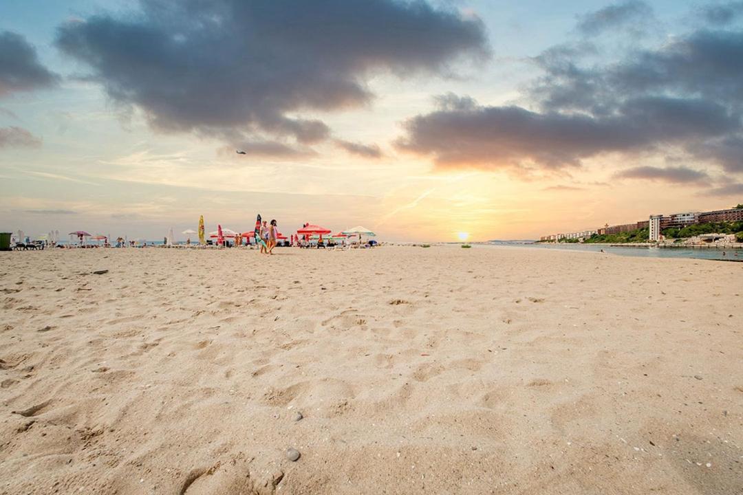 Sea Fort Club - Prestige Sea Viev Apartments エレニテ エクステリア 写真
