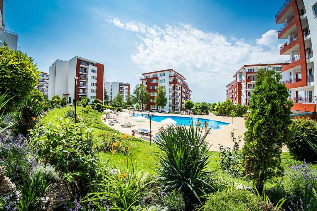 Sea Fort Club - Prestige Sea Viev Apartments エレニテ エクステリア 写真