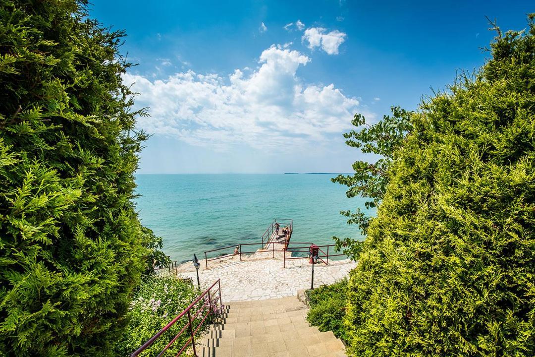 Sea Fort Club - Prestige Sea Viev Apartments エレニテ エクステリア 写真